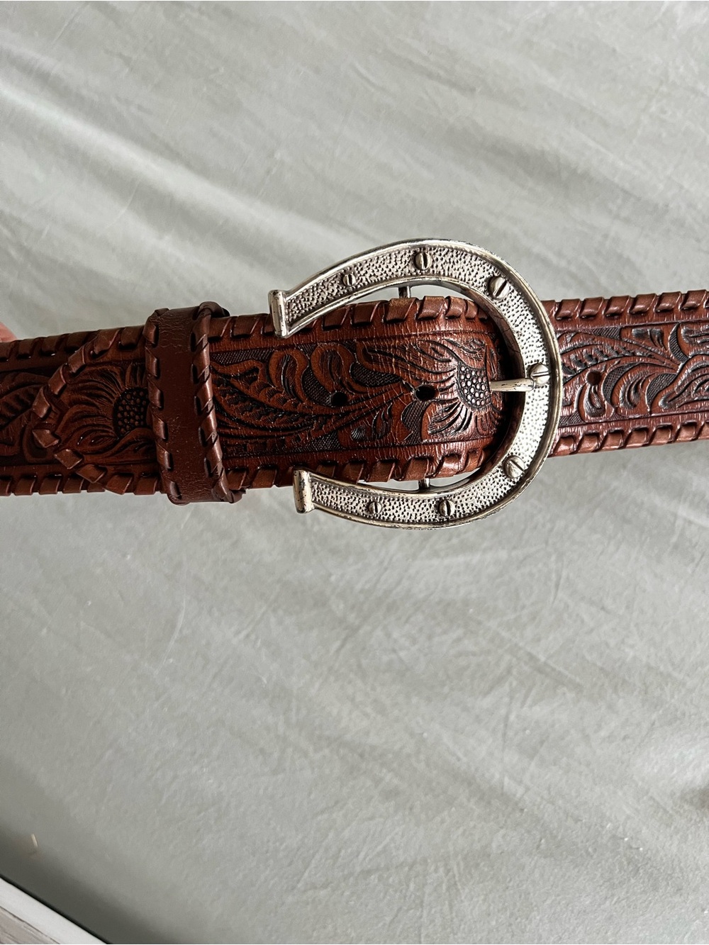 Wrangler Hand-Tooled Brown Leather Belt with Silver Horseshoe Buckle - Picture 5 of 6